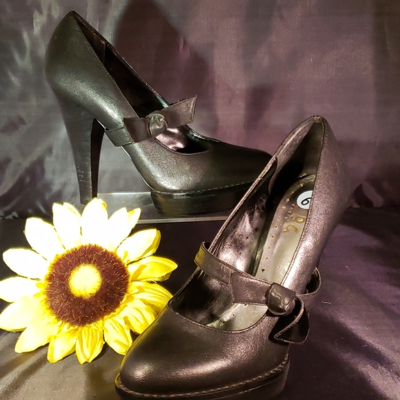 BCBG Black Leather Mary Janes Platforms - Picture 3 of 6